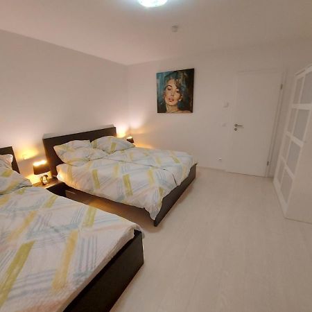 Several Different Rooms, Newly Furnished, In A New House In Vichten 외부 사진